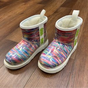 Ugg Classic Clear Mini Pixelate Waterproof Boots kids Size 1